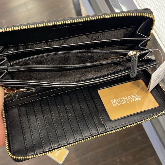 MICHAEL KORS
Leather Lg Continental Wristlet Phone Wallet Exotic Print Hair Calf - Picture 8 of 16